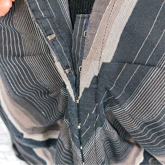 Quizz woman stretch hook front stripe Longsleeve blouse sz 20 women - Picture 5 of 13